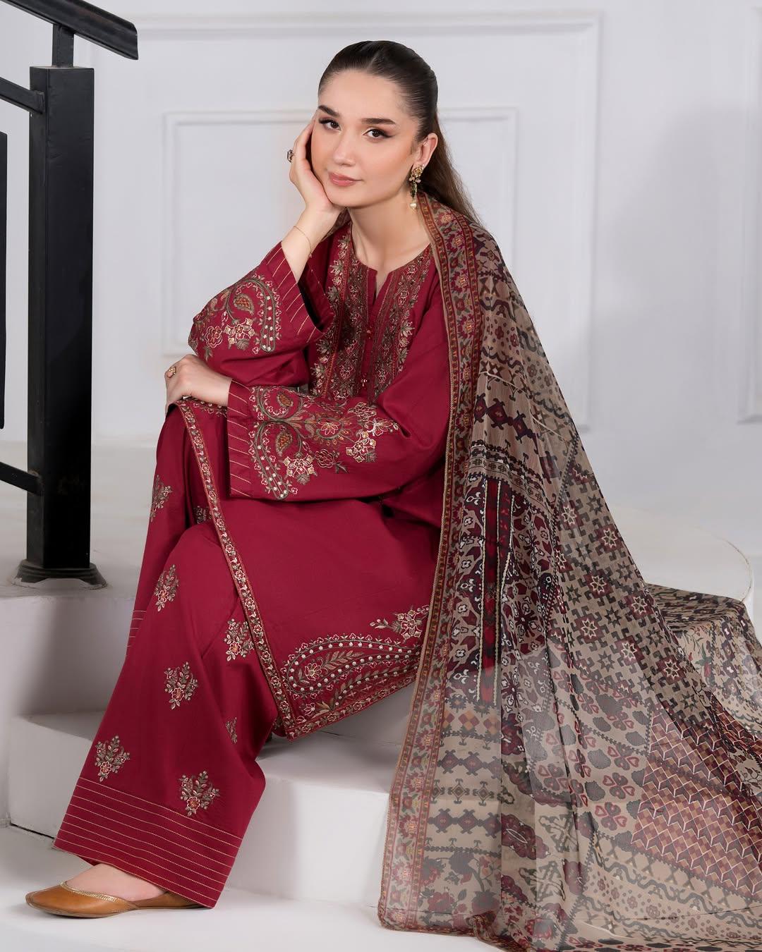 Anaya (Farshi Shalwar)